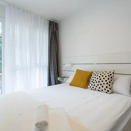 Lumi's Perfect Place Near With Garden & Free Public Parking Split