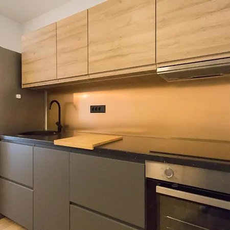 Lumi's Perfect Place Near With Garden & Free Public Parking Apartment Split